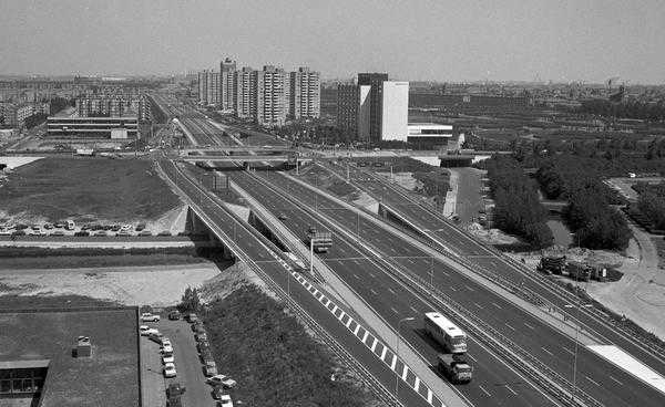 Ringweg kort na de opening in 1975. Foto Rijkswaterstraat